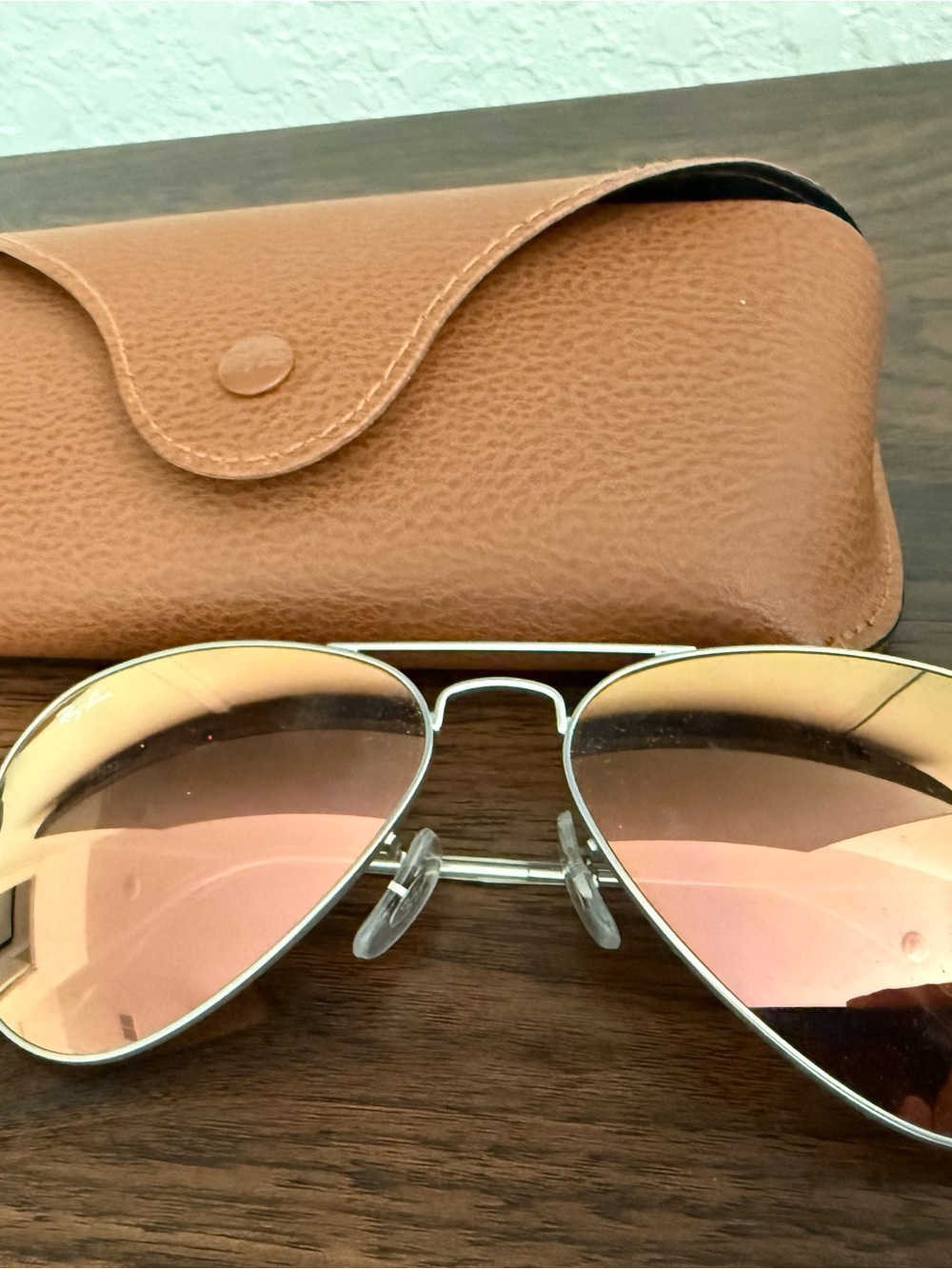 Ray-Ban Aviator Sunglasses with Brown Case - Pink Gradient Lenses